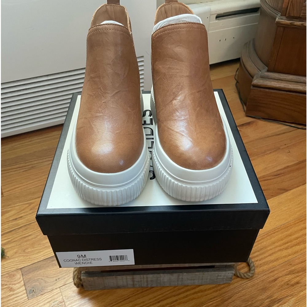 Wendie Bootie by JSlides
